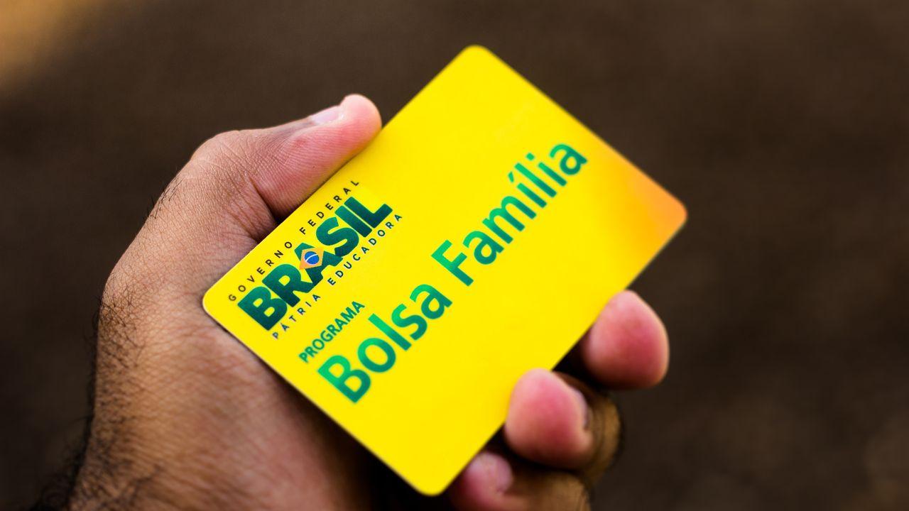 Bolsa Família: quem já recebia, precisa se inscrever?