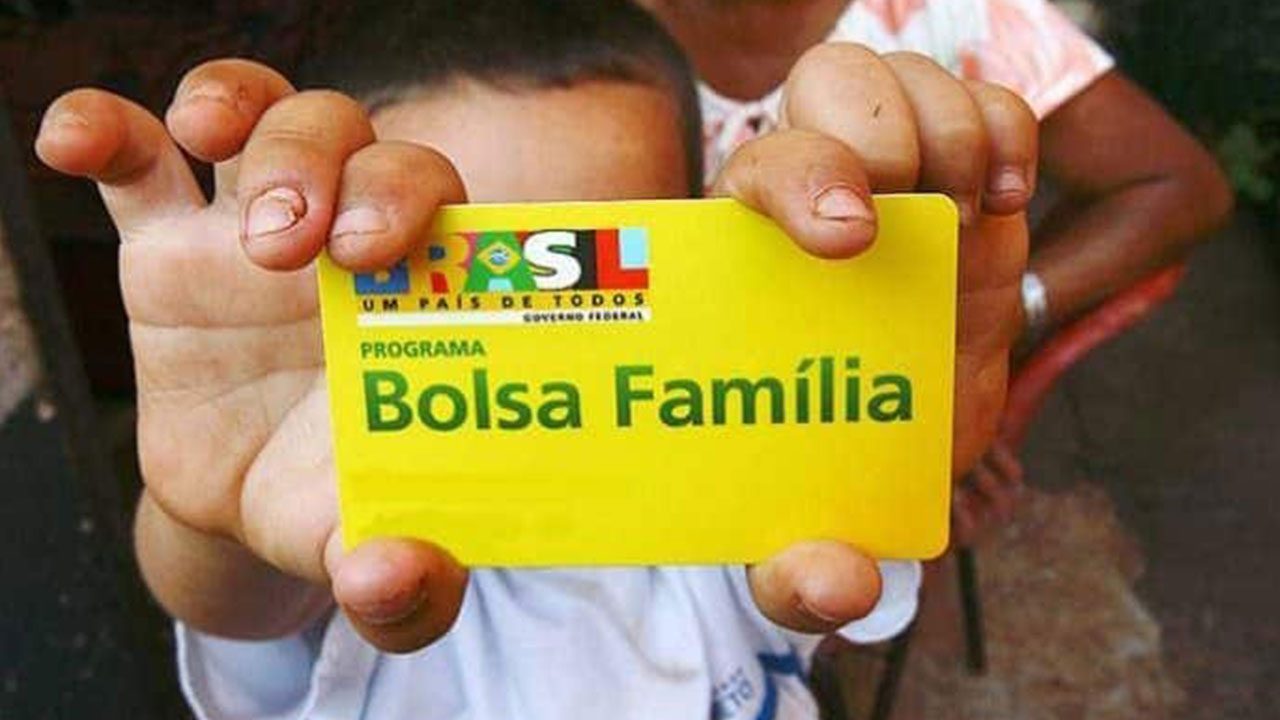 Lula assina MP que recria o Bolsa Família. Veja detalhes