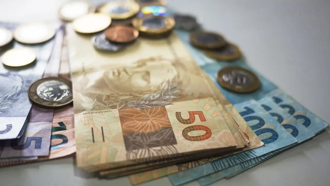 Veja até quando será pago o salário mínimo de R$ 1.302