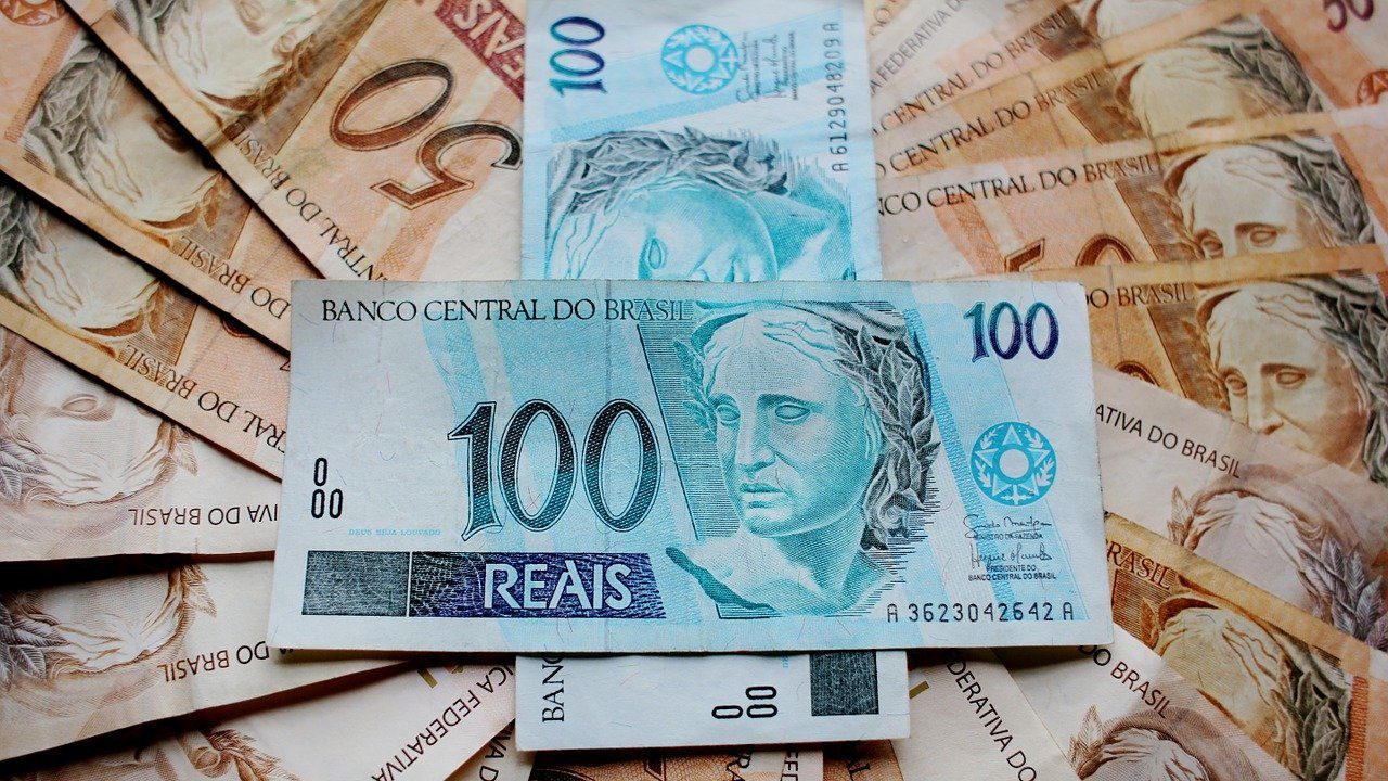 Valor do salário mínimo está prestes a ser atualizado. Veja data