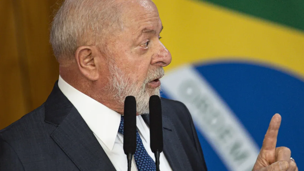 Em meio a cortes no Bolsa Família, Lula inicia viagem ao Nordeste