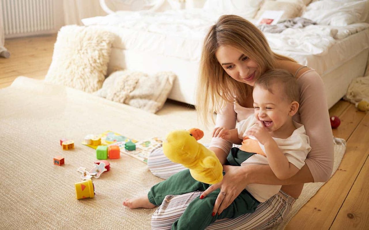 Como funciona a licença maternidade e quem tem direito?