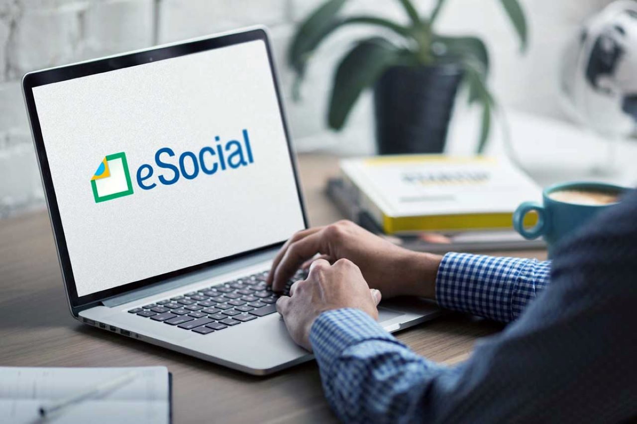 Dados étnicos e sociais precisam constar em documentos trabalhistas