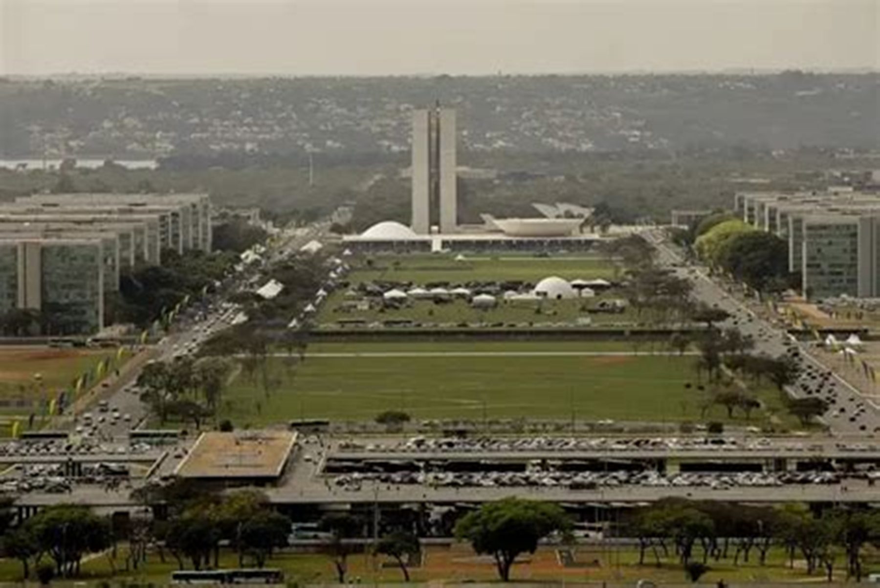 Servidores federais terão reajuste de quase 52% no auxílio alimentação