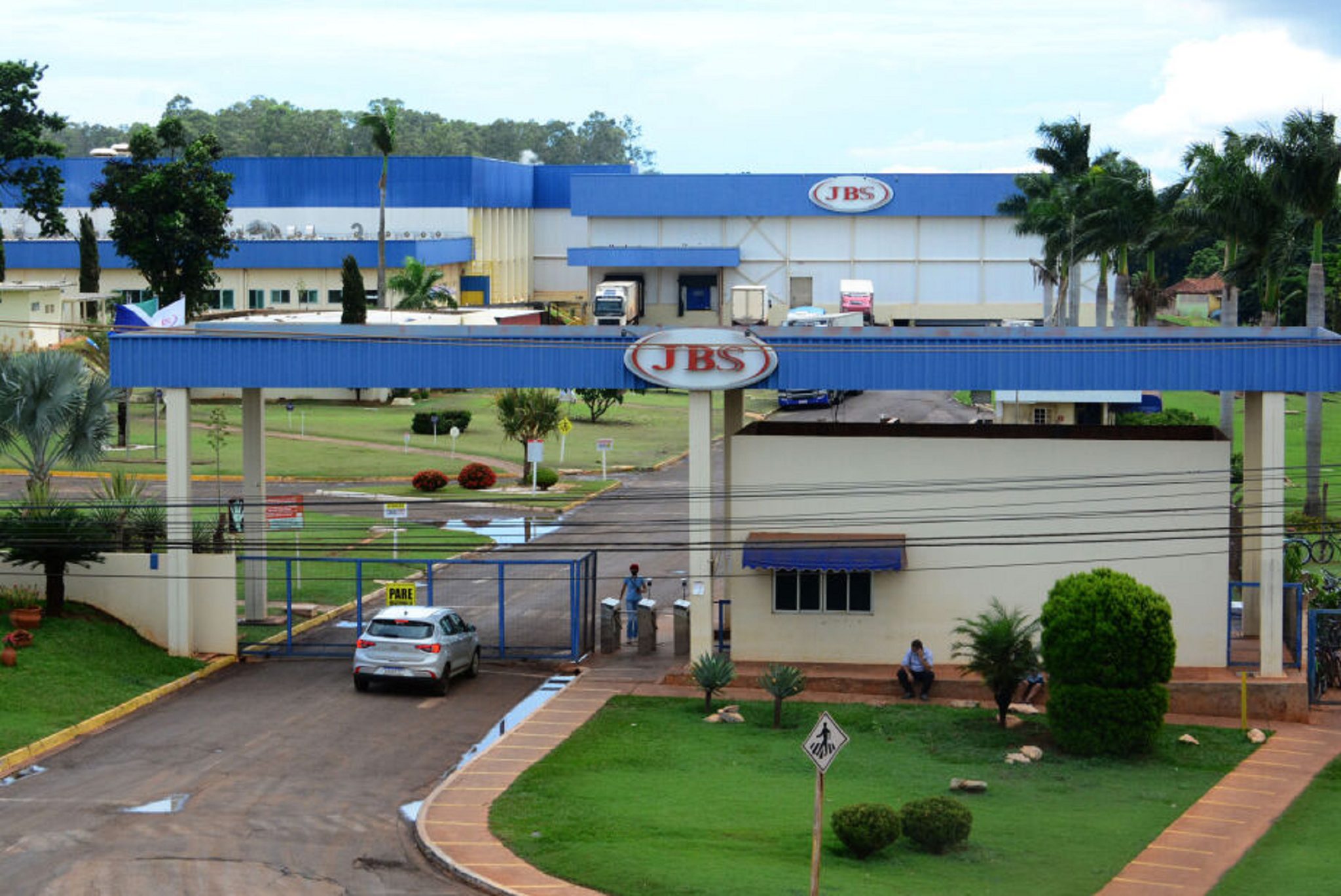 Unidade II do frigorífico da JBS do MS abre 150 vagas para operador de produção