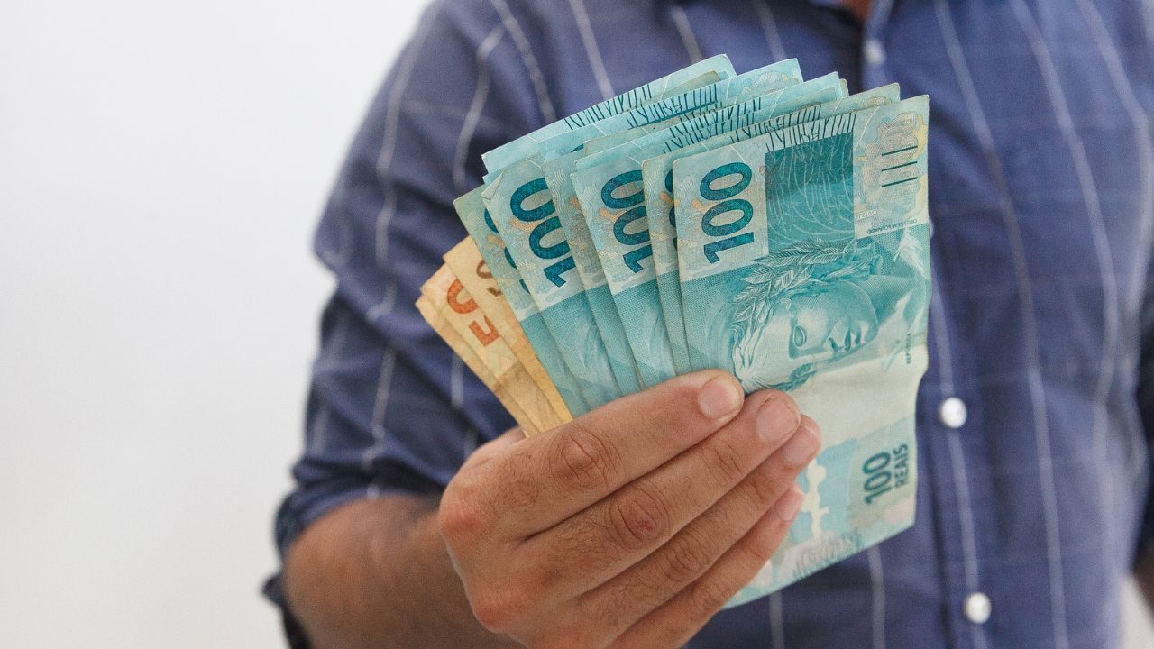 Salário mínimo proposto para 2025 é de R$ 1.501,94