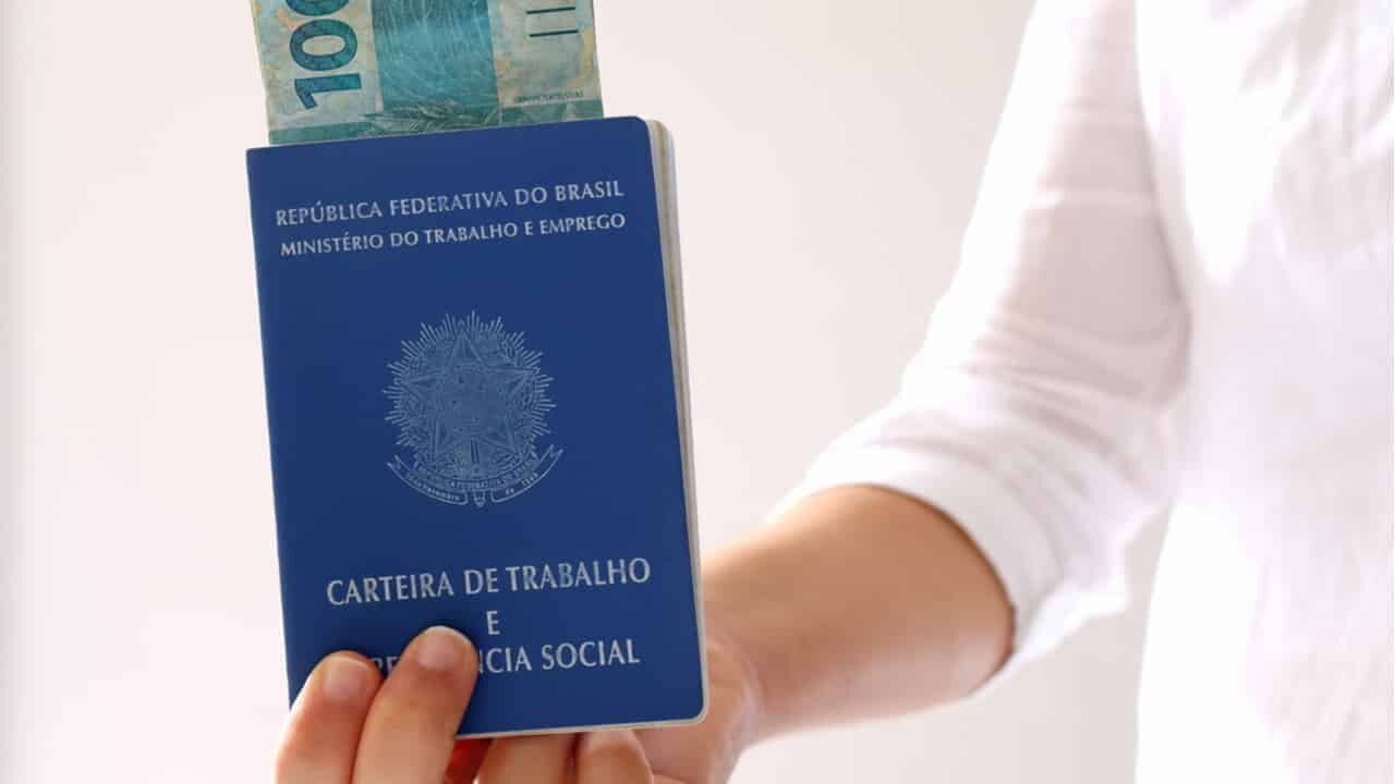 Possível mudança no seguro-desemprego gera discussão ente ministros