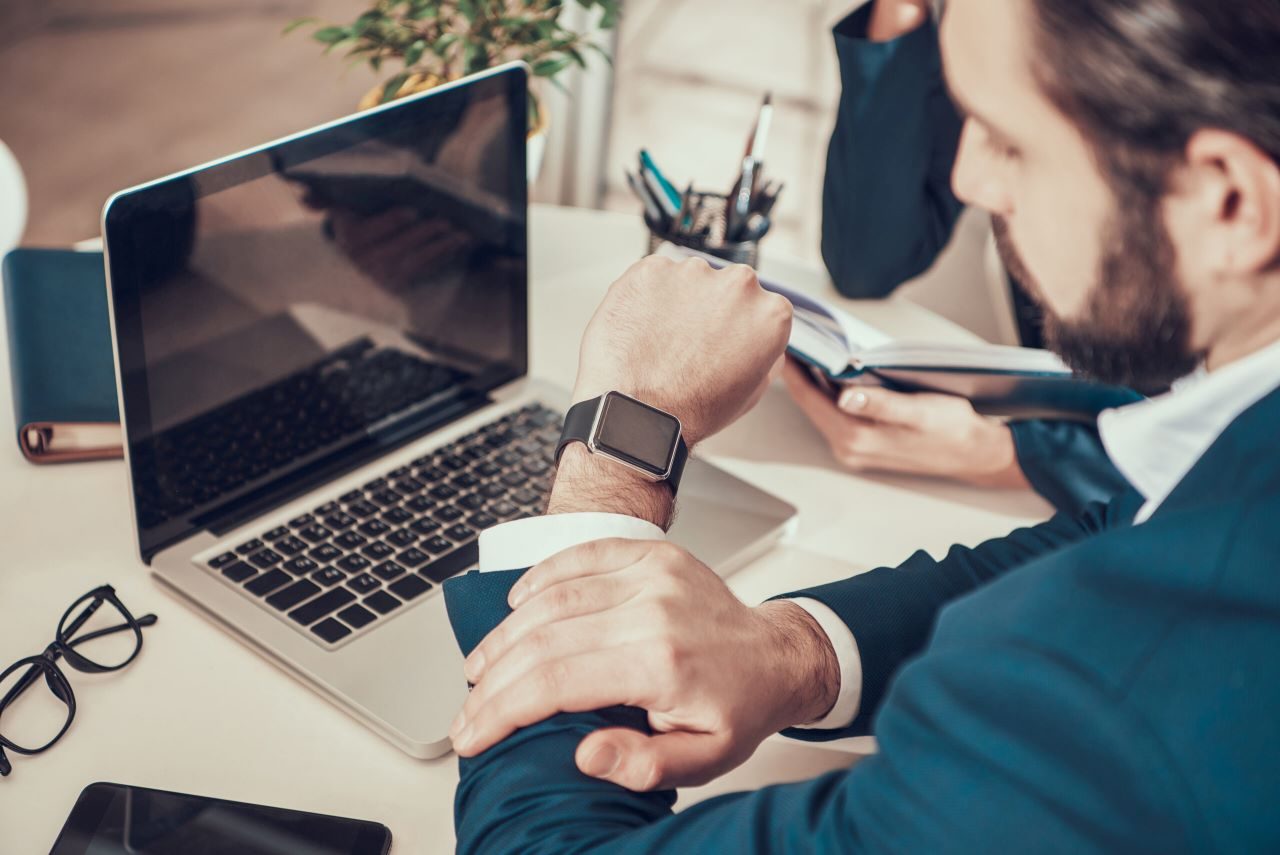 O que é trabalho de sobreaviso e como calcular o salário?