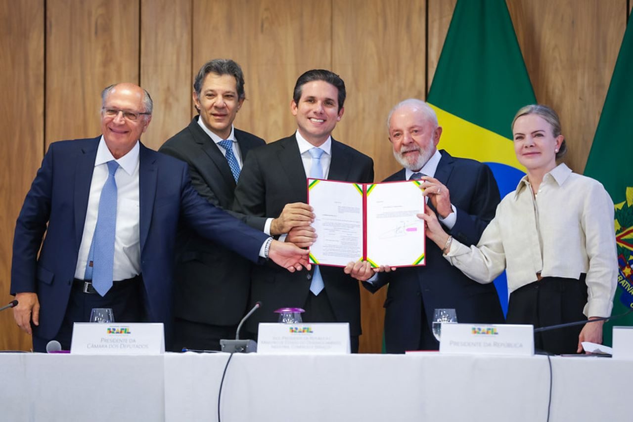 IR: isenção para quem ganha até R$ 5 mil. Veja as novas regras da proposta