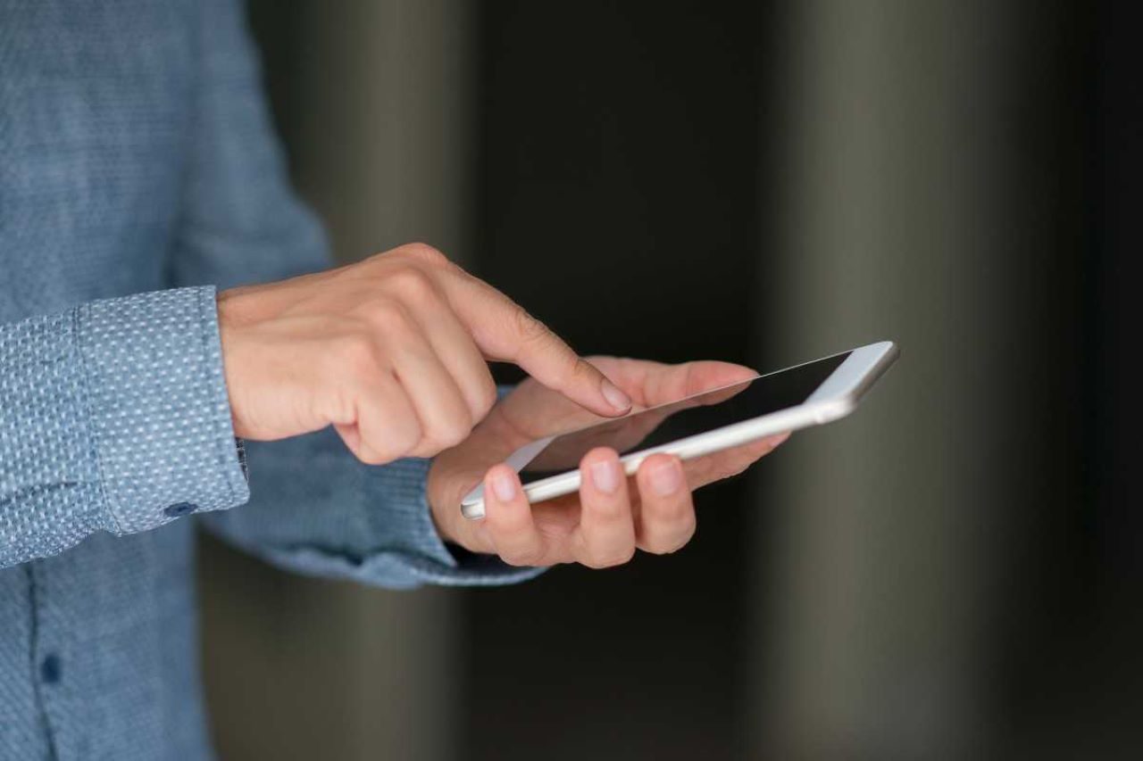 Como usar as redes sociais na busca de um emprego?