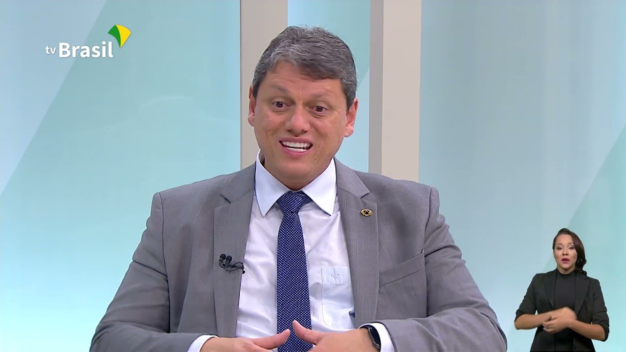 Tarcísio de Freitas se posiciona sobre elevação da isenção do Imposto de Renda; veja declaração