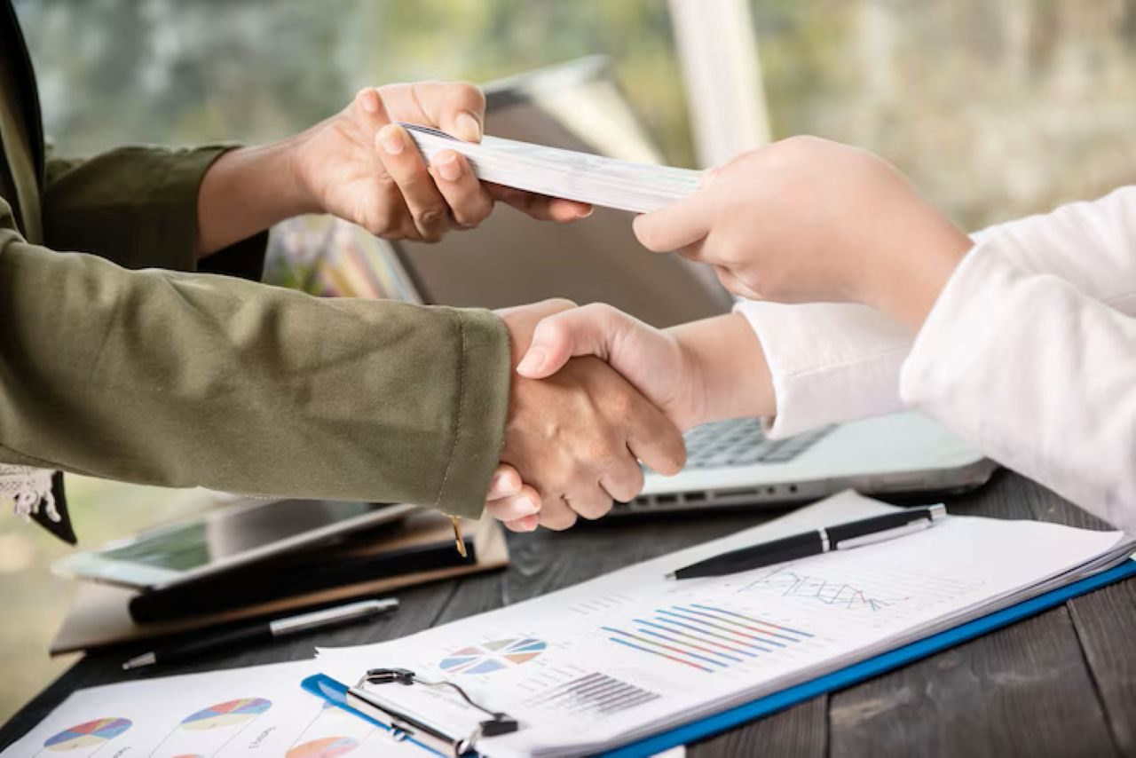 CLT: Entenda as regras para a ajuda de custo corporativa