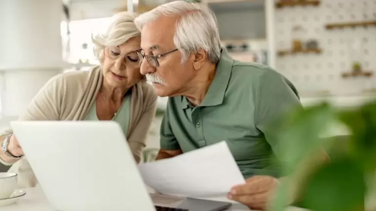 IR 2026: Regra de isenção adicional beneficia contribuintes acima de 65 anos