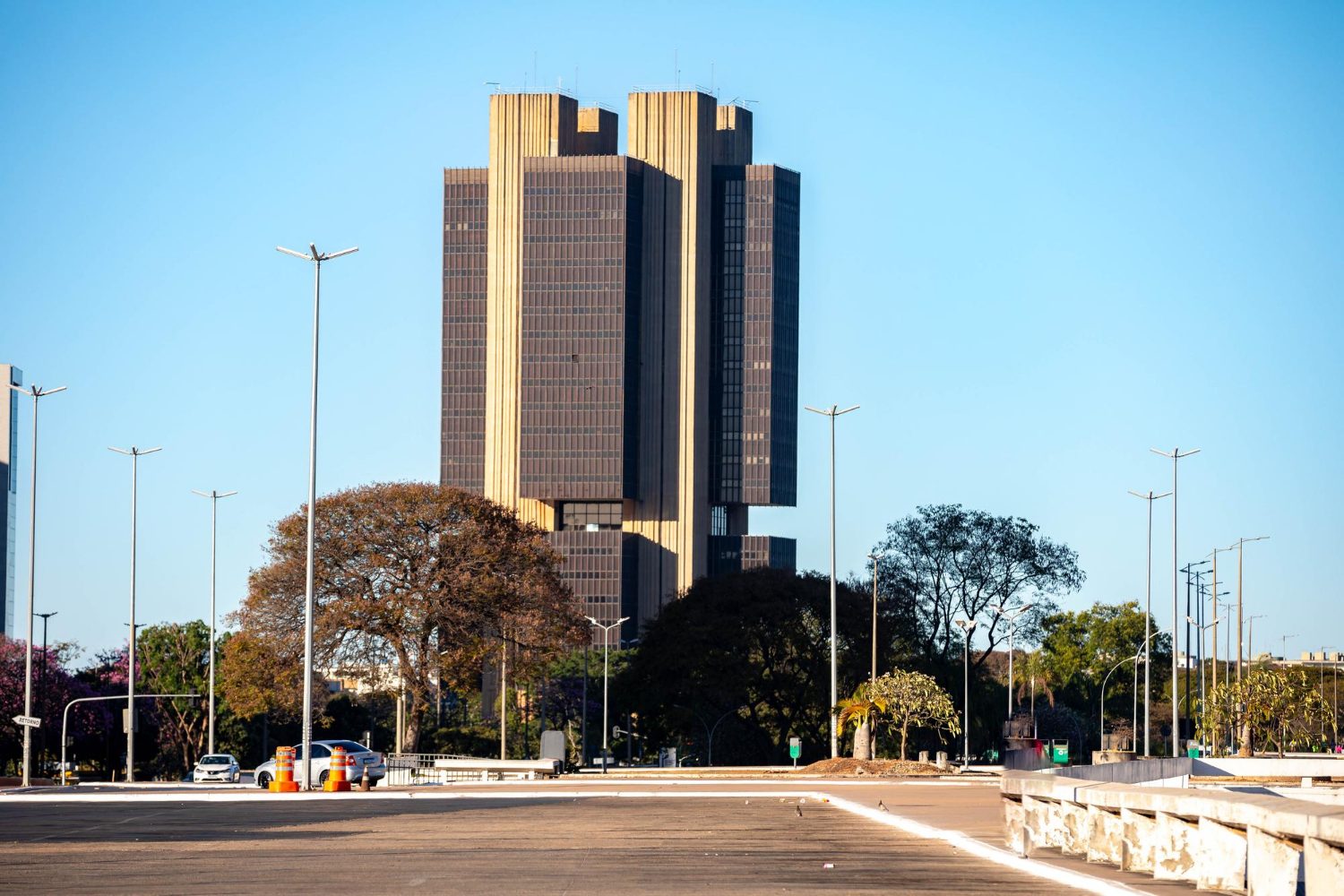 Concurso Bacen 2026: autorização confirma 170 vagas e salários de até R$ 27,2 mil