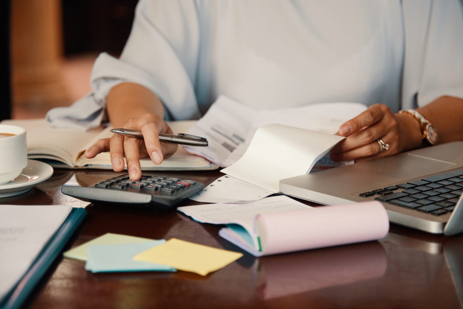 Como fazer o cálculo do 13º salário em 2026: guia completo com exemplos