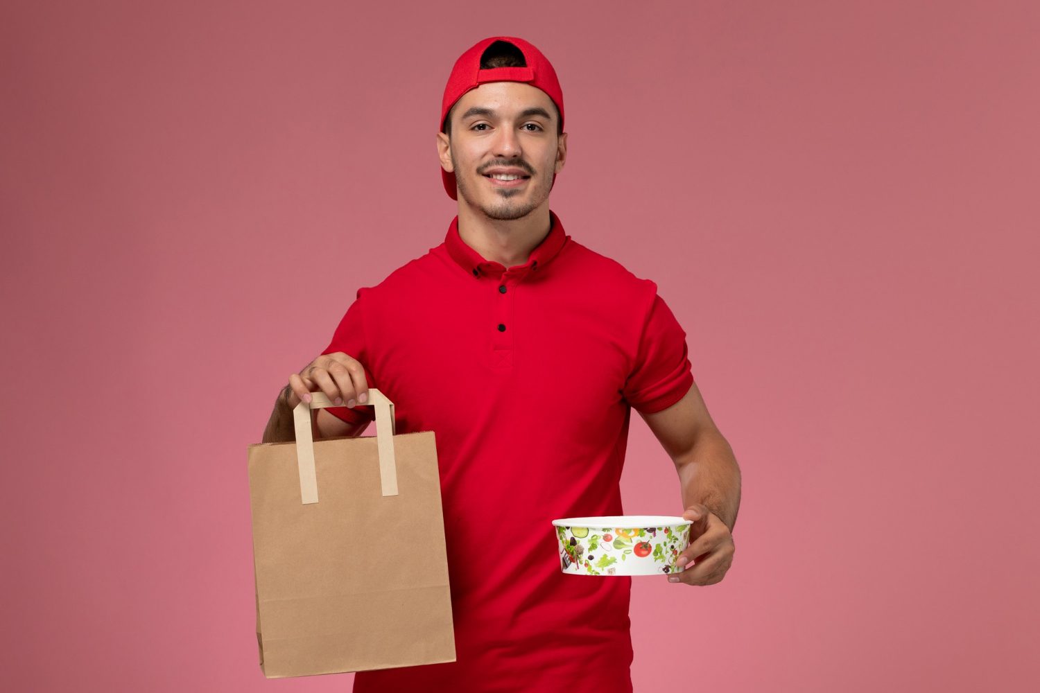 Entregador do iFood tem direito ao INSS? Justiça já tem decisão