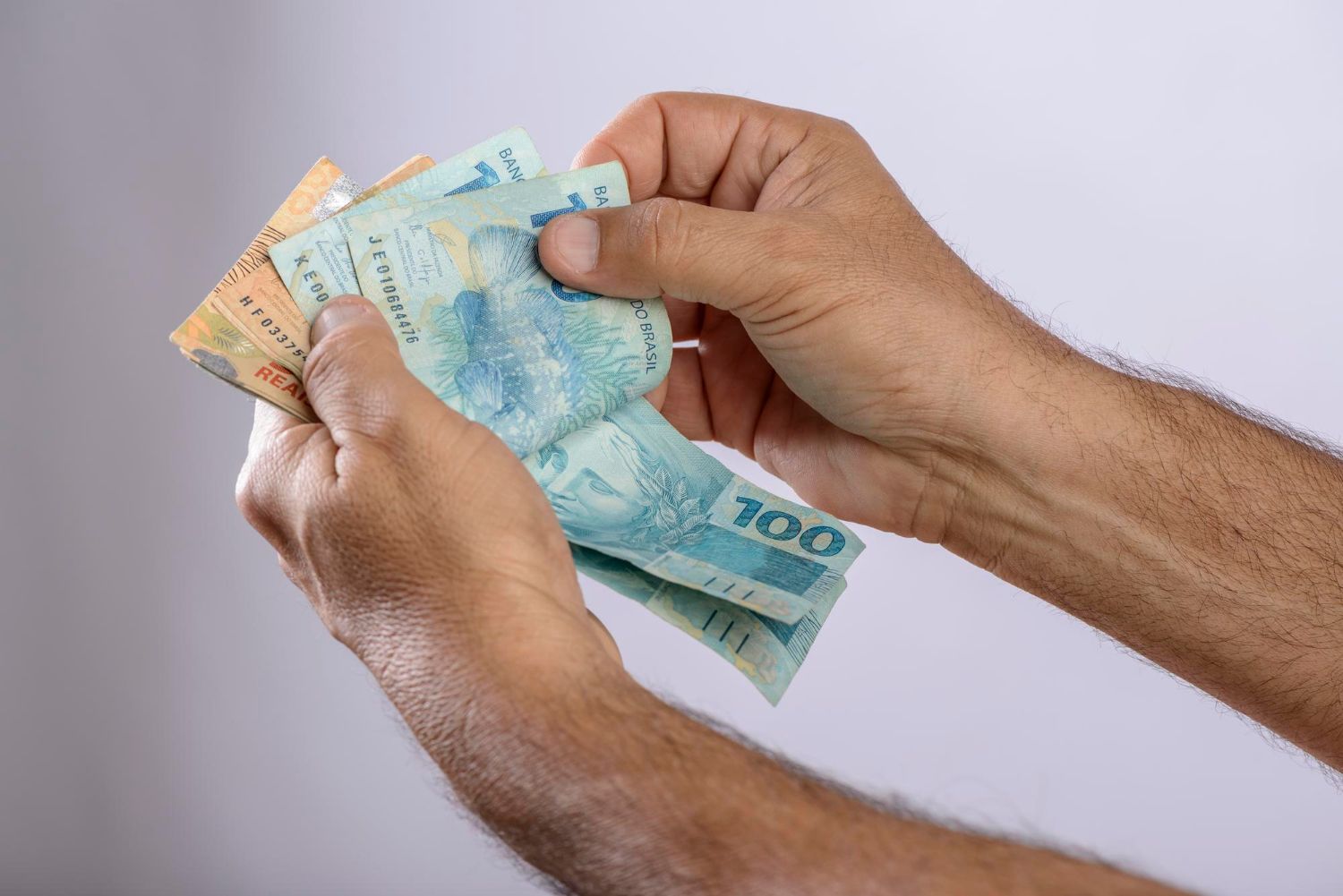 BPC pode ser cancelado por aumento de renda? Entenda quando o pagamento corre risco